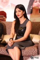 Shruti Haasan at Srimanthudu Movie Thank You Meet